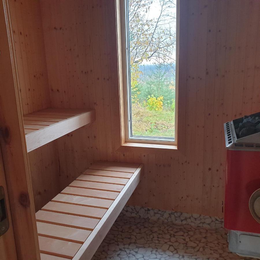 Gaeststuga I Vacker Natur, Bastu, Bubbelpool Sommartid Och Gratis Parkering Naera Ulricehamn Och Lassalyckan, Guesthouse With Nice View With Sauna And Free Parking Close To Dalsjoefors And Fishing 보라스 외부 사진