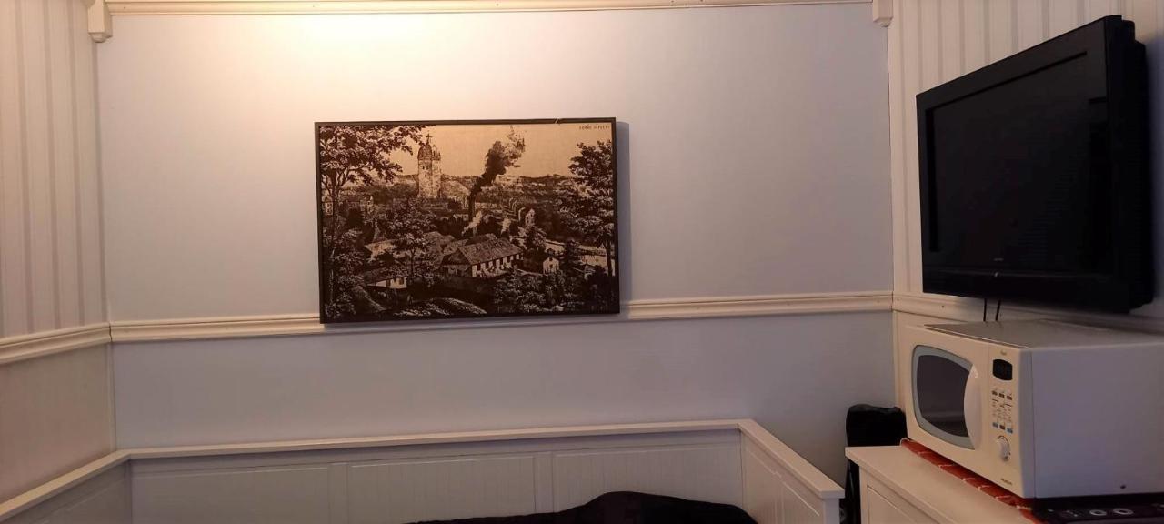 Gaeststuga I Vacker Natur, Bastu, Bubbelpool Sommartid Och Gratis Parkering Naera Ulricehamn Och Lassalyckan, Guesthouse With Nice View With Sauna And Free Parking Close To Dalsjoefors And Fishing 보라스 외부 사진
